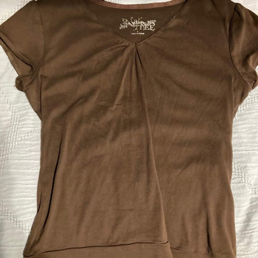 Brown Short Sleeve V-Neck Tee